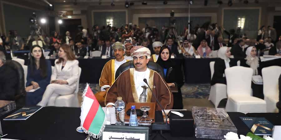 ترأّس وفد سلطنة عُمان معالي الدكتور عبد الله بن ناصر الحراصي وزير الإعلام.