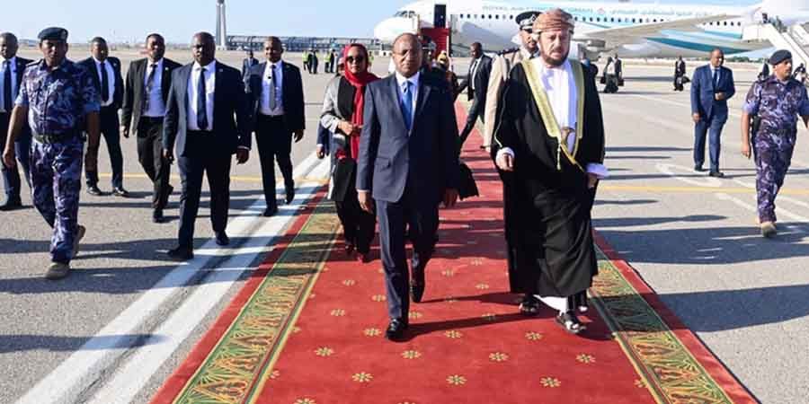 دولة الدكتور حسين علي مويني رئيسُ زنجبار وحرمُه في زيارة رسميّة لسلطنة عُمان تستغرق عدّة أيام