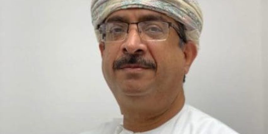 الدكتور خالد بن عبدالوهاب البلوشي كاتب مقالات بجريدة الرؤية