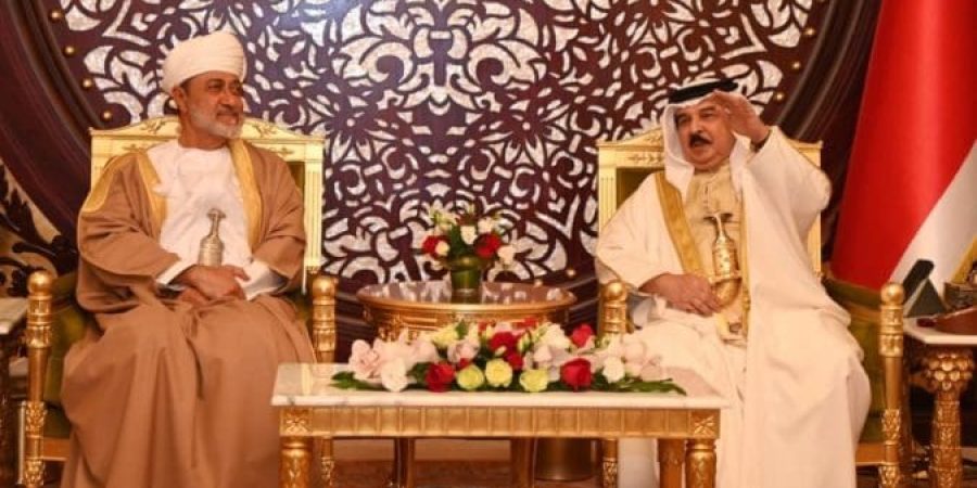 جلالة السُّلطان وملك البحرين يعقدان جلسة مباحثات