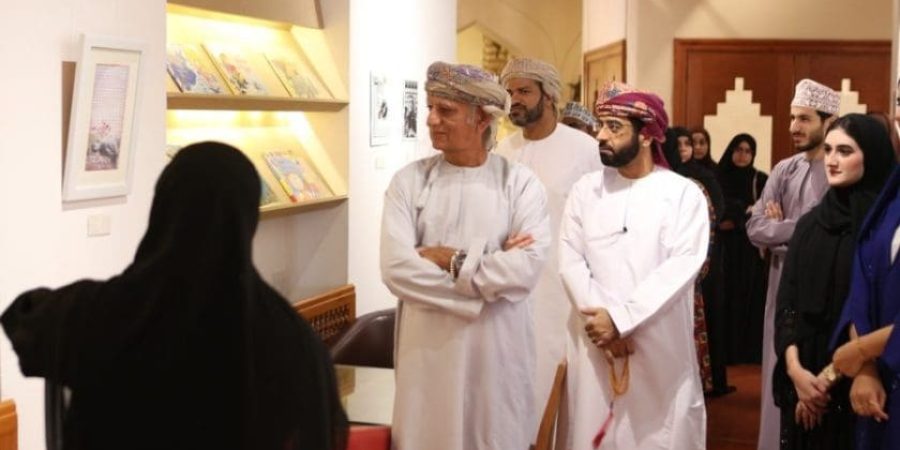 معرض "خيوط مضيئة"