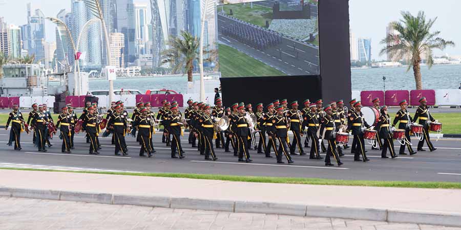 موسيقى الحرس تشارك في المسير الوطني بدولة قطر 