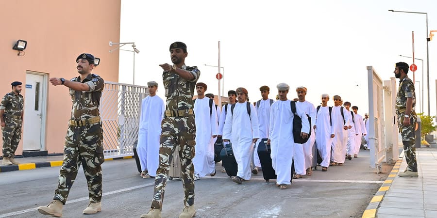 البحرية السلطانية العمانية تستقبل دفعة جديدة من الضباط المرشحين 