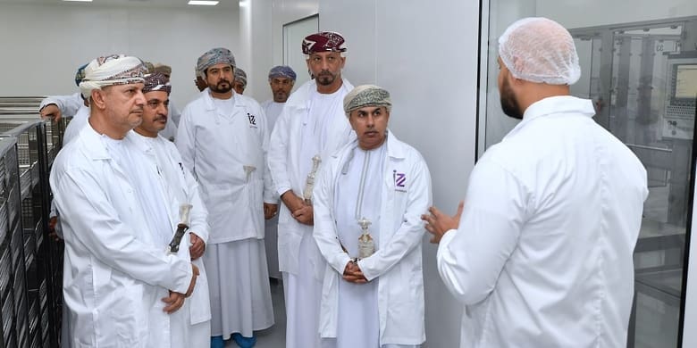 افتتاح مصنع عز فارما بنزوى بإنتاج 20 مليون عبوة سنويًّا 