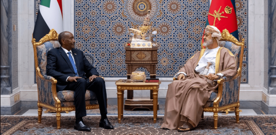 جلالة السلطان المعظم يستقبل البرهان بمسقط لبحث استقرار السودان وتطوير التعاون 