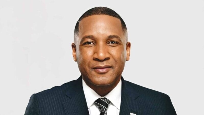 ختام ناجح لزيارة رئيس بوتسوانا لعُمان.. والمسؤولون في وداع فخامته 