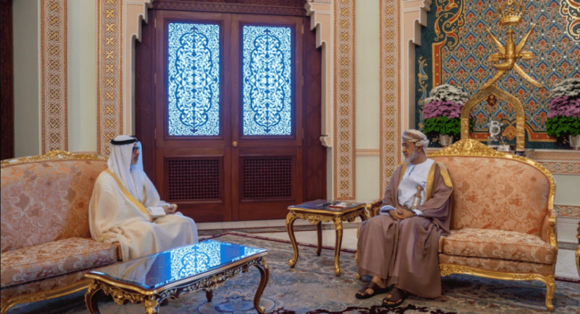 جلالة السلطان يستقبل وزير خارجية الكويت لبحث أزمات المنطقة 