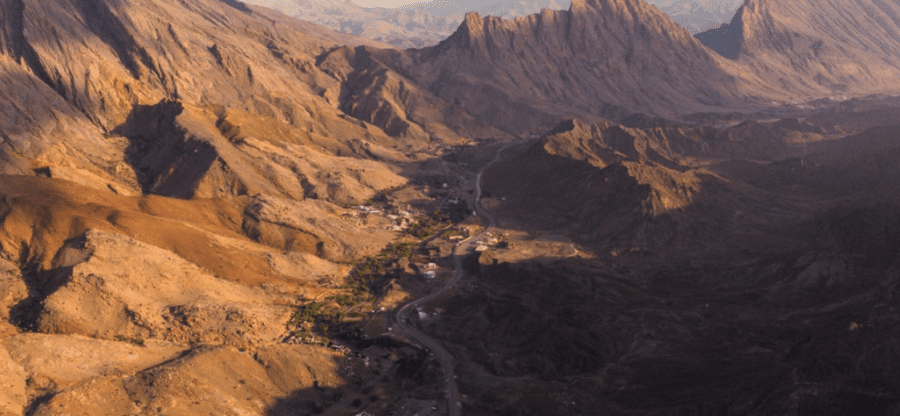 عُمان تحتفل بيوم كوكب الأرض.. ريادةٌ عالمية في الاقتصاد الأخضر 