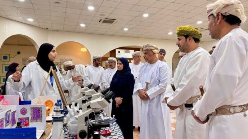 انطلاق أسبوع العلوم والتكنولوجيا بالبريمي لتعزيز مهارات المستقبل 