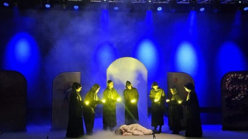 نزوى تحتضن أبو الفنون .. انطلاق المهرجان المسرحي الجامعي الثامن 