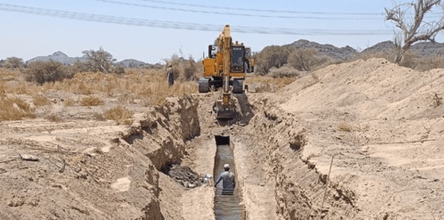 شريان الحياة يعود.. صيانة 34 فلجًا وعينًا مائية بمحافظات عُمان 