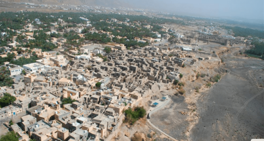 ما سِرُّ تميز حارة اليمن و حارة النزار تاريخيًّا في عُمان؟ 