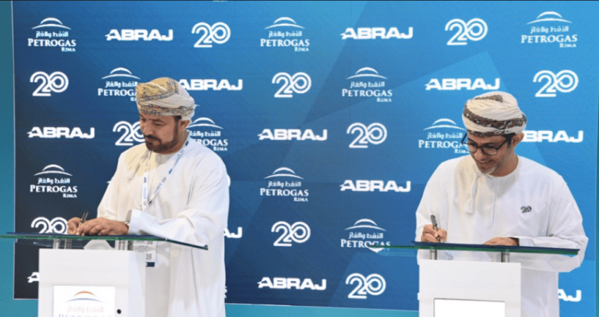 بقوة أبراج .. عُمان تطلق شراكات استراتيجية لنظافة واستدامة الطاقة 