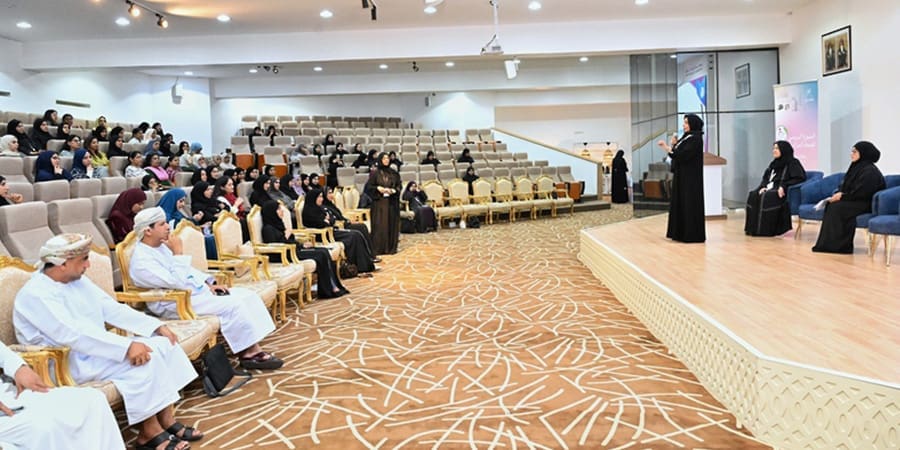 مؤتمر البريمي.. استثمار في صحة المرأة يمهد الطريق لمستقبل الأجيال