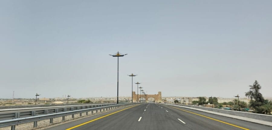 كيف سيتم تعزيز وتطوير منظومة الطرق الحديثة في ولاية صور؟ 