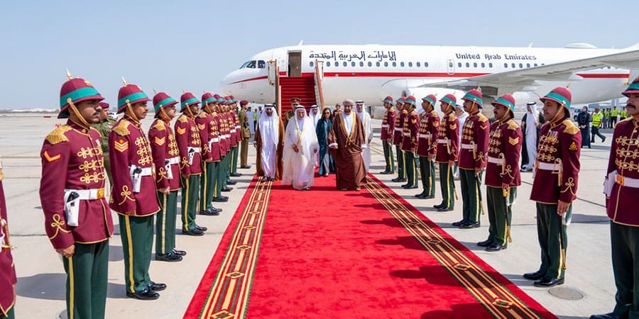 وصول حاكم الشارقة