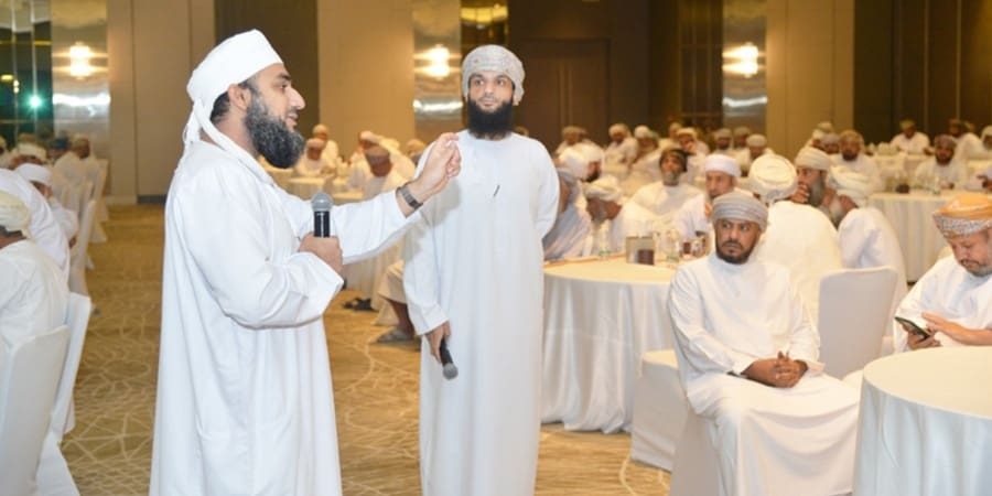 وزارة الأوقاف والشؤون الدينية بهدف تحسين وتطوير العمل والنهوض بقطاع الحج