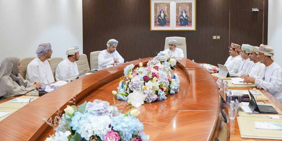 اللجنة الدائمة للإحصاء برئاسة سعادة الدكتور خليفة بن عبد الله البرواني الرئيس التنفيذي للمركز الوطني للإحصاء والمعلومات وبحضور أعضاء اللجنة من مختلف الجهات الحكومية.