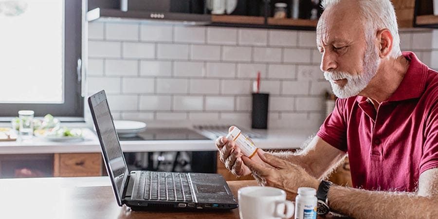 التشخيص الذاتي عبر الانترنت ـ تعبيرية