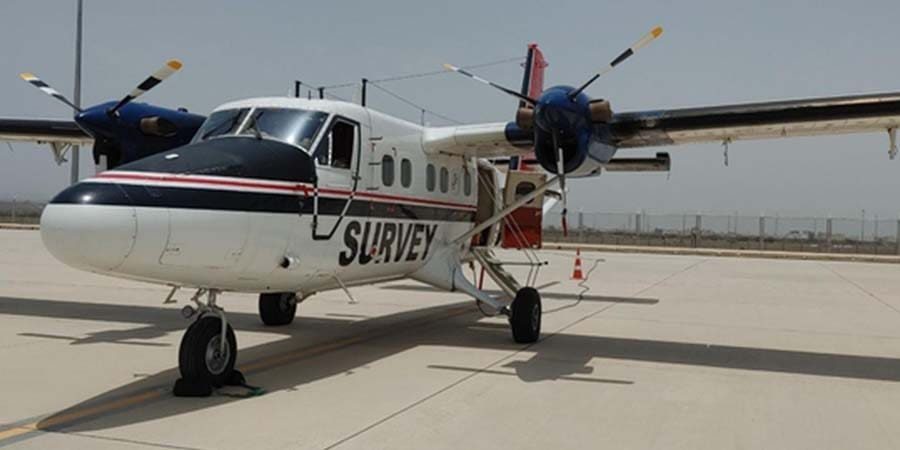 انطلقت أولى طائرات المسح على أجواء جزيرة مصيره ضمن المرحلة الأولى للمشروع.