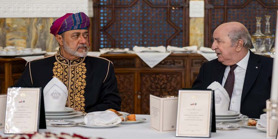 إقامة مأدبة عشاء رسميّةً