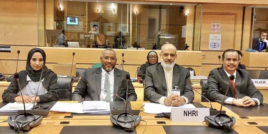 اللجنة العُمانية لحقوق الإنسان مناقشة التقرير الجامع للتقريرين الدوريين الخامس والسادس الذي قدمتهُ سلطنة عُمان أمام لجنة حقوق الطفل