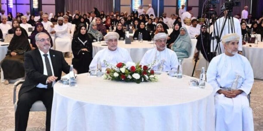 تحت رعاية معالي السّيد الدّكتور سُلطان بن يعرب البوسعيدي مستشار بالمكتب الخاصّ.