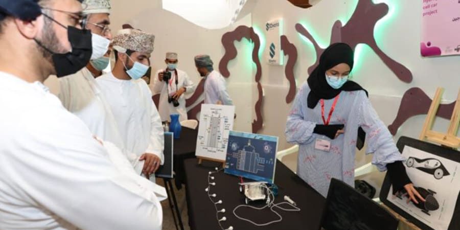 بثينة خالد مبتكرة سيارة هيدروجينية تعمل عن طريق الماء