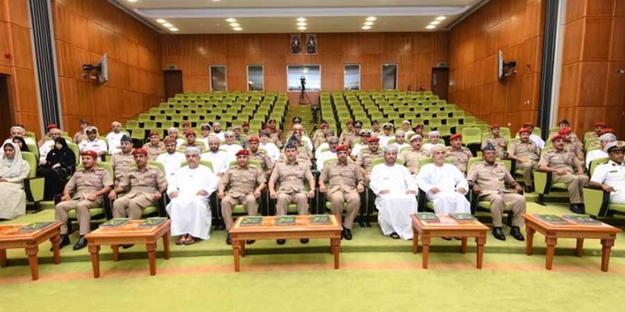 بافتتاح دورة الدفاع الوطني العاشرة
