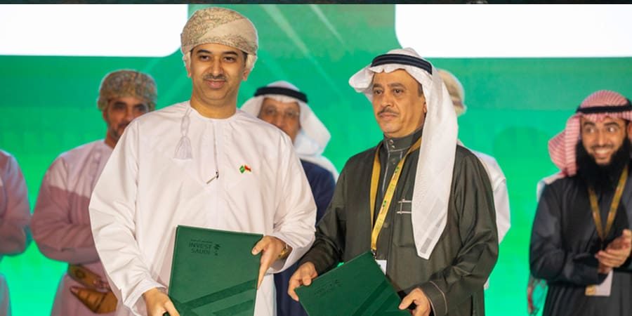 سلطنة عُمان والمملكة العربية السعودية جانب من توقيع المذكرات والإتفاقيات