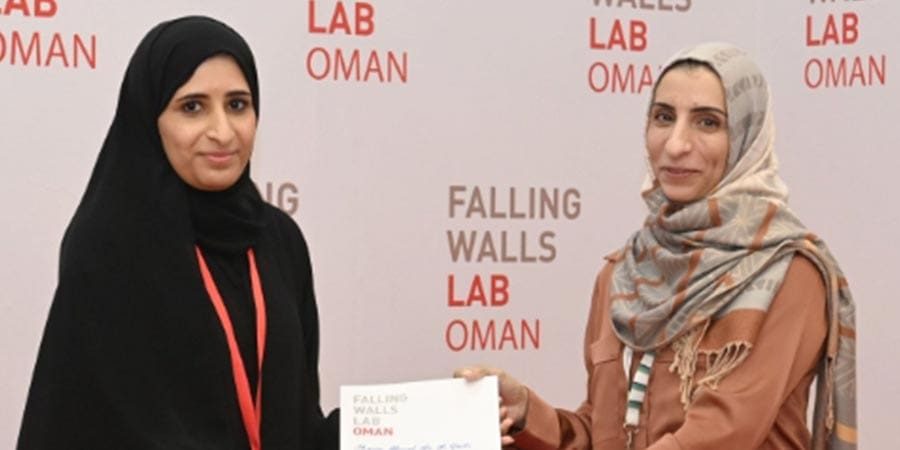 ميرة القايدية ميرة القايدية ضمن 3 فائزين في النسخة المحلية من مسابقة الجدران المتساقطة