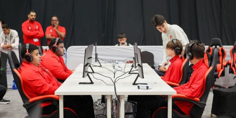 سلطنة عُمان منافسات لعبة “روكيت ليج”