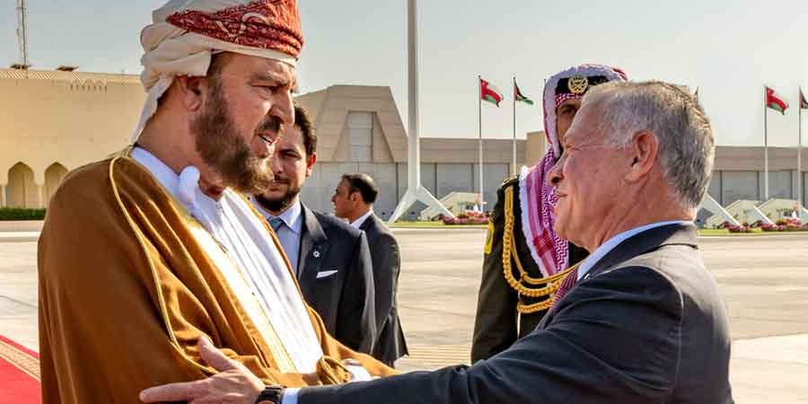 سلطنة عُمان والأردن كان في وداعهم لدى مغادرتهم المطار السُّلطاني الخاص صاحب السّمو السيد أسعد بن طارق آل سعيد نائب رئيس الوزراء لشؤون العلاقات والتعاون الدولي والممثل الخاص لجلالة السُّلطان.