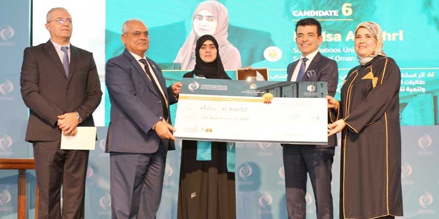 الباحثة العُمانية خالصة بنت حمد البحرية