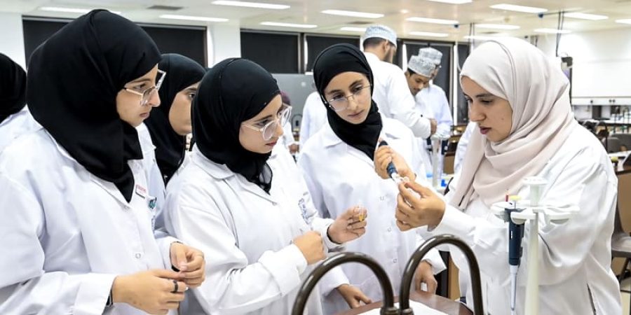 يوم المرأة العُمانية