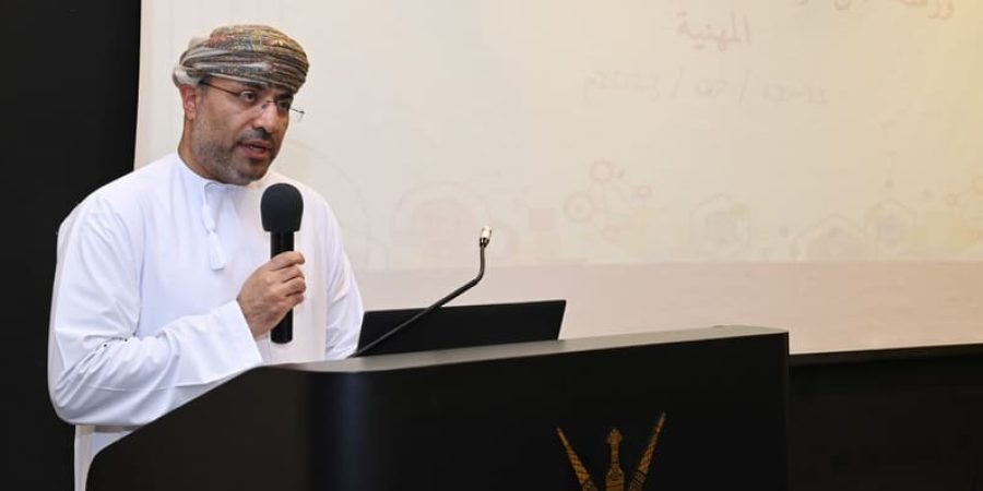 وزارة التعليم العالي والبحث العلمي والابتكار بمشاركة أكثر من (50) مشاركًا