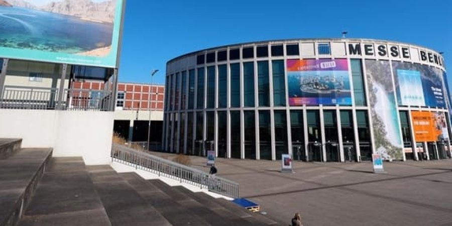 وزارة التراث والسياحة تعبيرية