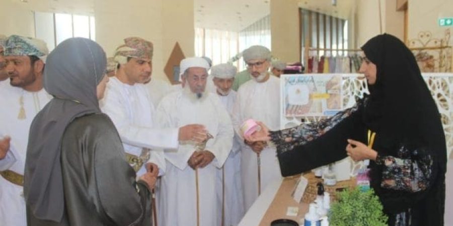 محافظة الداخلية يستمر عشرة أيام.