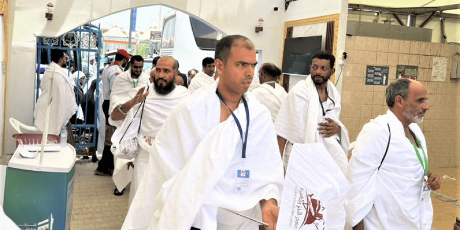 حجاج بيت الله الحرام