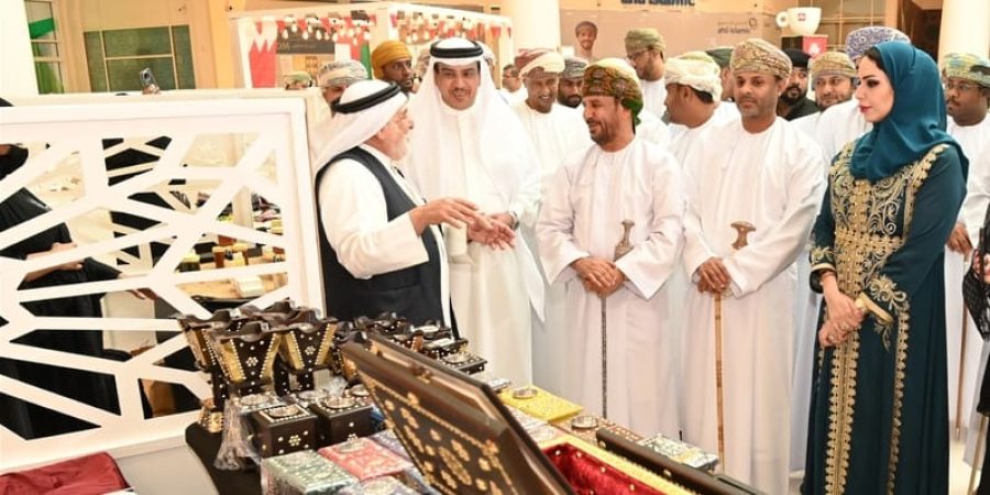 سلطنة عُمان يستمر عدة أيام.