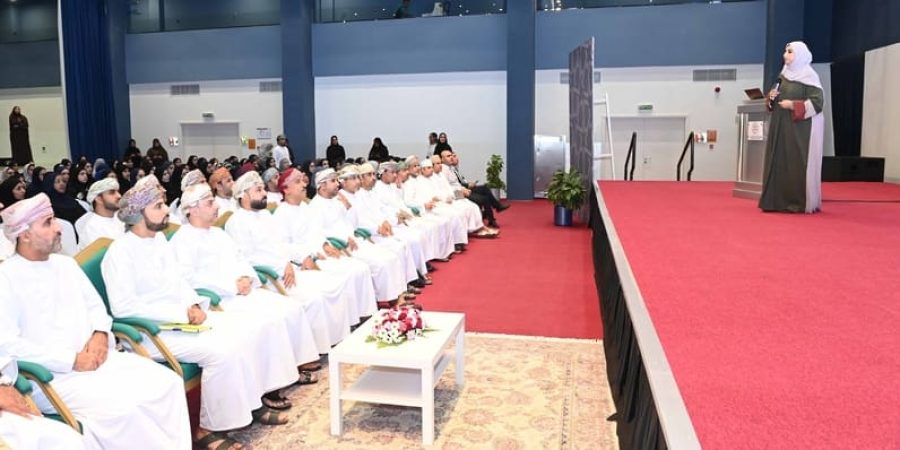 جانب من حلقة العمل.