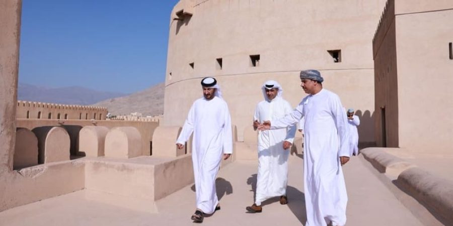 صحاب السعادة الوكلاء المسؤولون عن السياحة