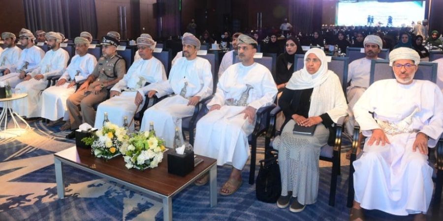 رعى الندوة معالي السّيد إبراهيم البوسعيدي