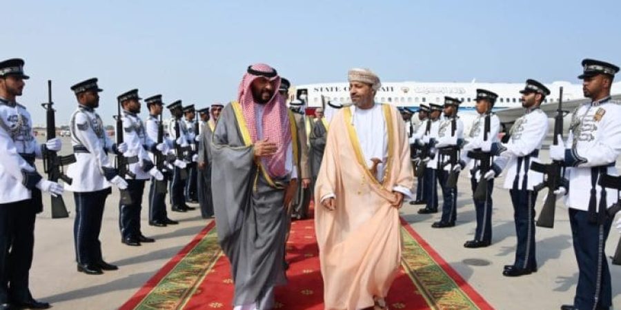 كان في استقبال معاليه لدى وصوله معالي السيد حمود بن فيصل البوسعيدي