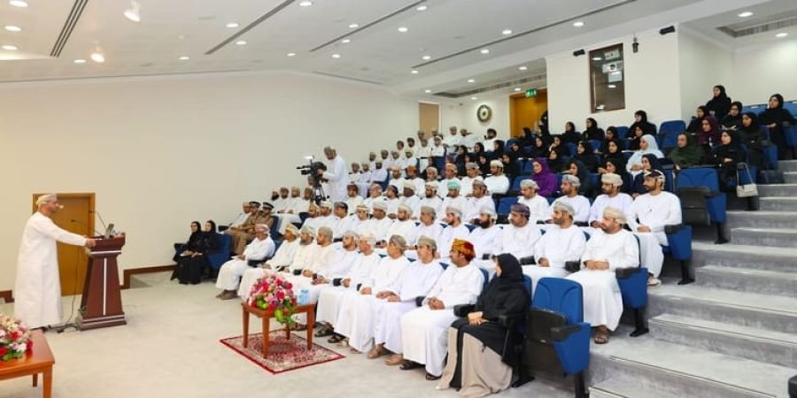وزارة العدل والشؤون القانونية بمشاركة أكثر من (90) موظفًا من شاغلي الوظائف القانونية.