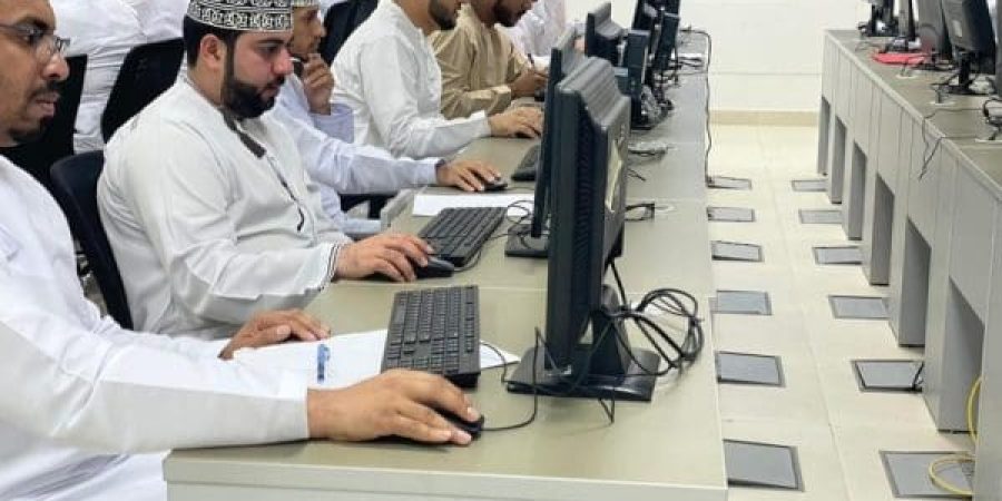 وزارة العمل تعبيرية