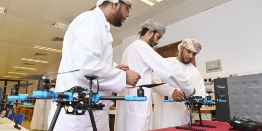 تطيير الطائرات "الدرونز".