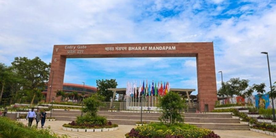 سلطنة عُمان ضيفَ شرف في القمة الـ 18.