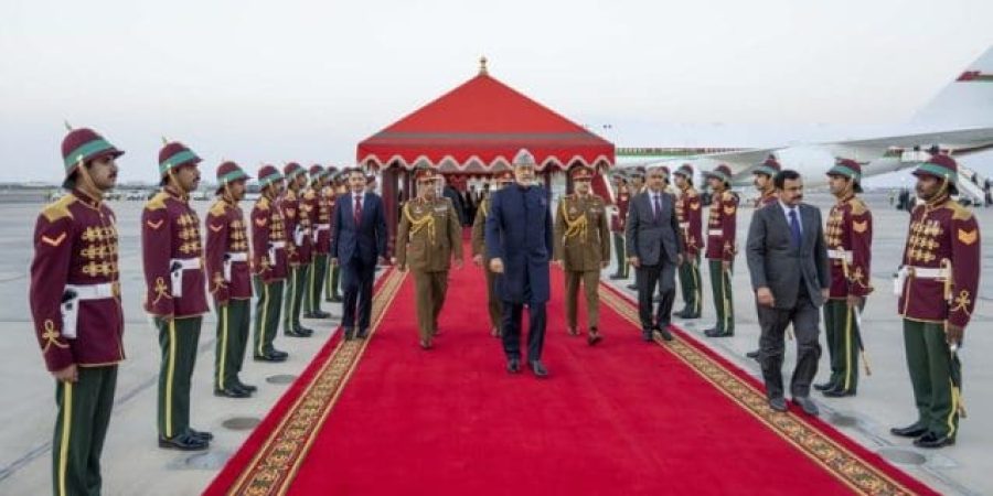 جلالةُ السُّلطان المعظم يعود إلى أرض الوطن