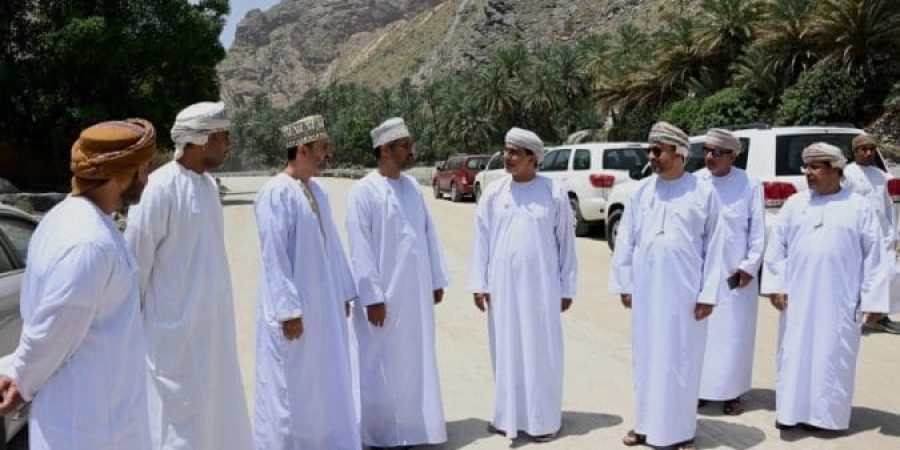 عدد من الوزارء في زيارة ميدانية للمناطق المتأثرة بجنوب الباطنة